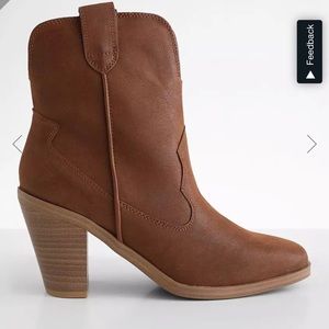 Lilue Western Ankle Boot
MIA
Price$74.95